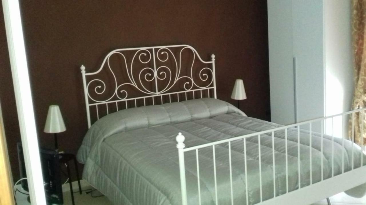 Bed and Breakfast Casa Family & Friends Salerno Esterno foto