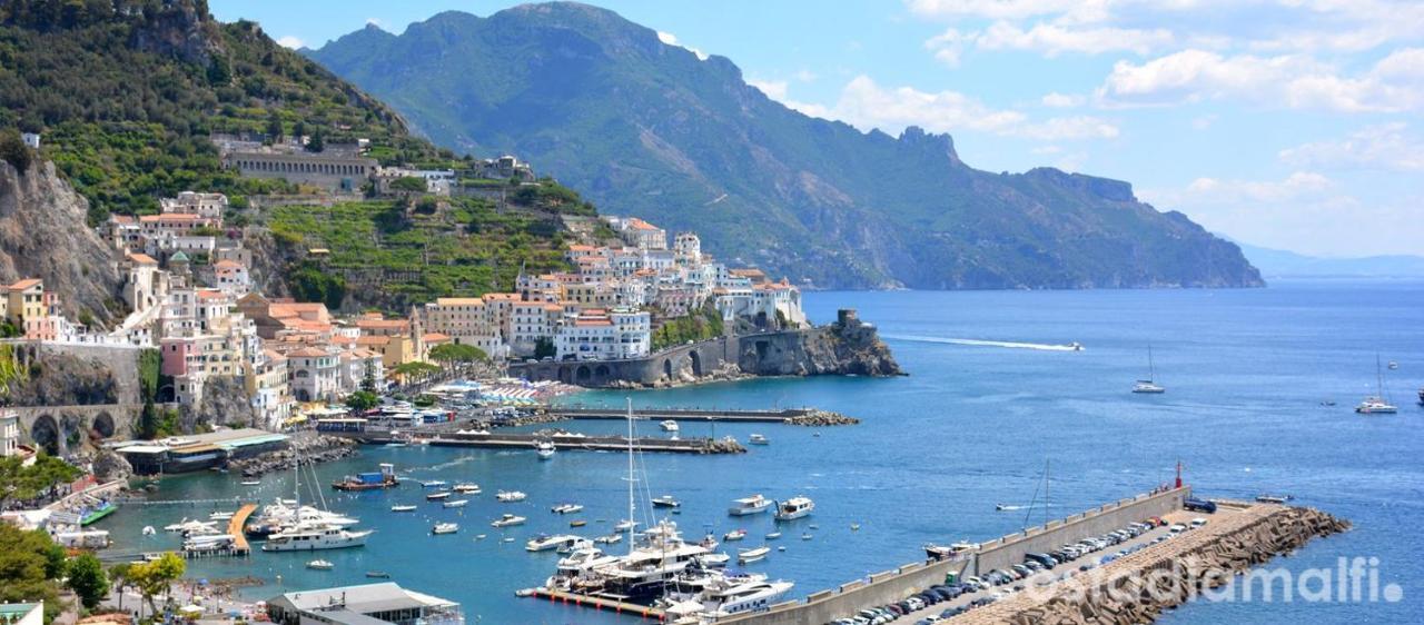 Bed and Breakfast Casa Family & Friends Salerno Esterno foto